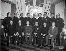 001 - Groupe d'hommes