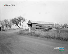 001 - Pont couvert