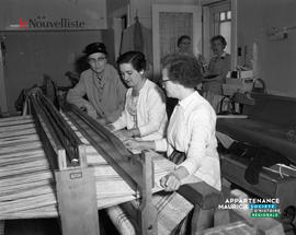 001 - Femmes tissage