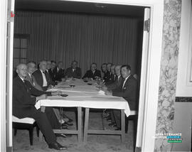 003 - Groupe d'hommes