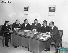 001 - Groupe d'hommes