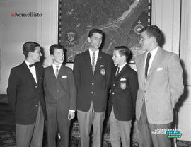 001 - Groupe d'hommes