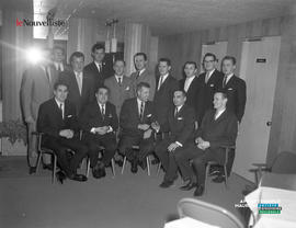 001 - Groupe d'hommes