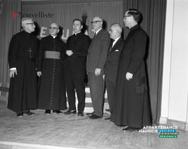 001 - Groupe d'hommes