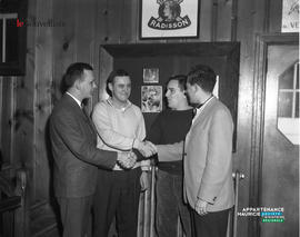 001 - Quatre hommes