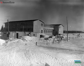 001 - École centrale en construction