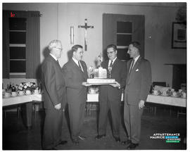 001 - Groupe d'hommes