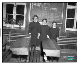 005 - Jeunes filles