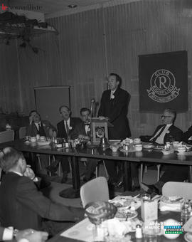 001 - Souper et conférence