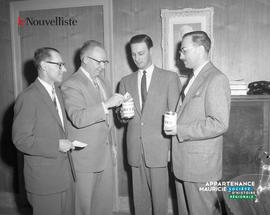 001 - Quatre hommes