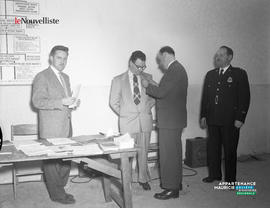 001 - Groupe d'hommes