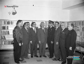 001 - Groupe d'hommes