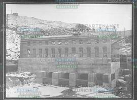 Power-house from below. Nov 1900. Novembre 1900 Construction de la centrale électrique No I de la...
