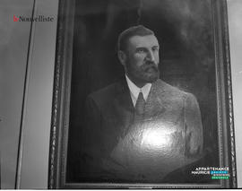 004 - Portrait Vivian Burrill