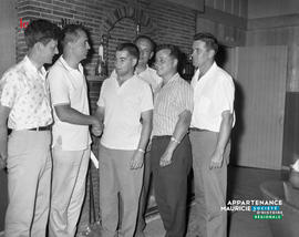 001 - Groupe d'hommes