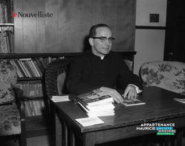 001 - André Girouard