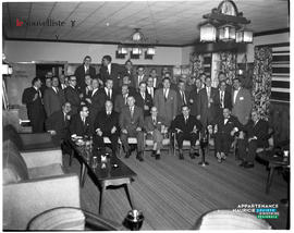 003 - Groupe d'hommes