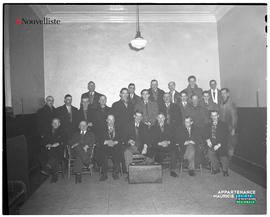 001 - Groupe d'hommes
