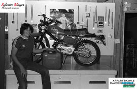 Bryan Perrault et une moto