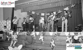 Groupe de musique sur scène