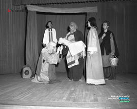 001 - Pièce de théâtre