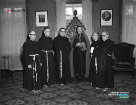 007 - Six religieux