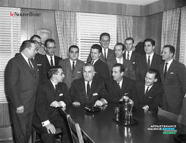 002 - Groupe d'hommes