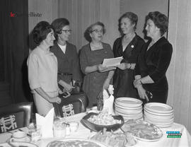 001 - Groupe de femmes