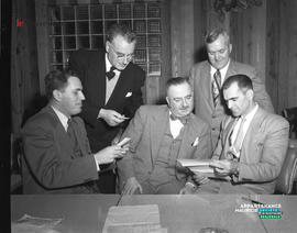 003 - Groupe d'hommes