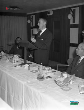 001 - Conférencier