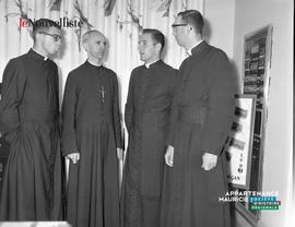 001 - Rencontre de religieux