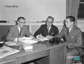 021 - Groupe d'hommes