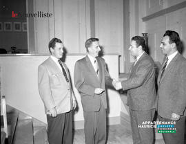 002 - Groupe d'hommes