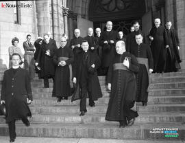 005 - Sortie de l'église