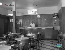 004 - Bar