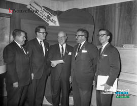002 - Groupe d'hommes