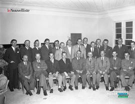 002 - Groupe d'hommes