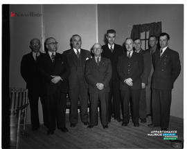 001 - Groupe d'hommes