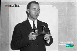 009 - Homme trophée
