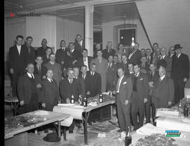 003 - Groupe d'hommes