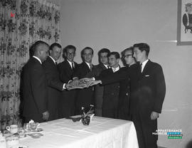 001 - Groupe d'hommes