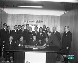 002 - Groupe d'hommes