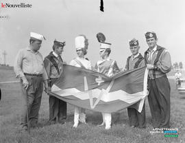 001 - Majorettes drapeau