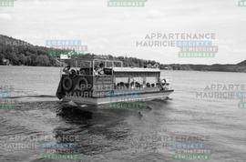 Bateau sur la rivière