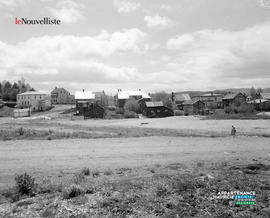 002 - Village