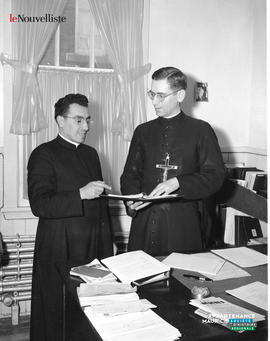 001 - Deux religieux