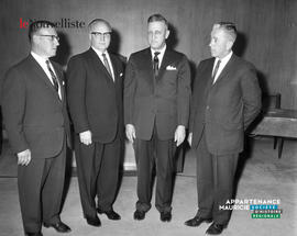 004 - Quatre hommes