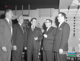 004 - Groupe d'hommes