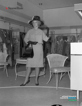 001 - Mannequin femme