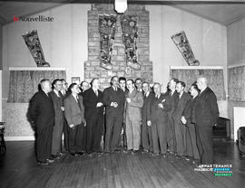 005 - Groupe d'hommes